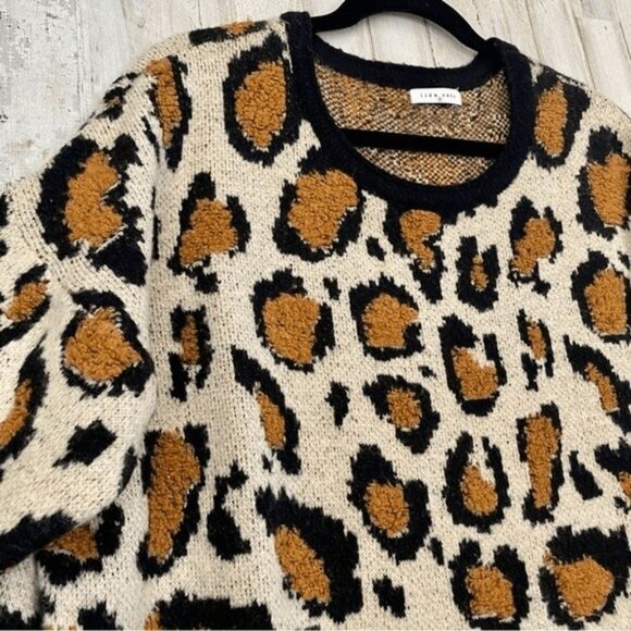 Lida Kate Oversized Cheetah Print Fuzzy Warm Boutique Sweater Size S - Picture 2 of 7